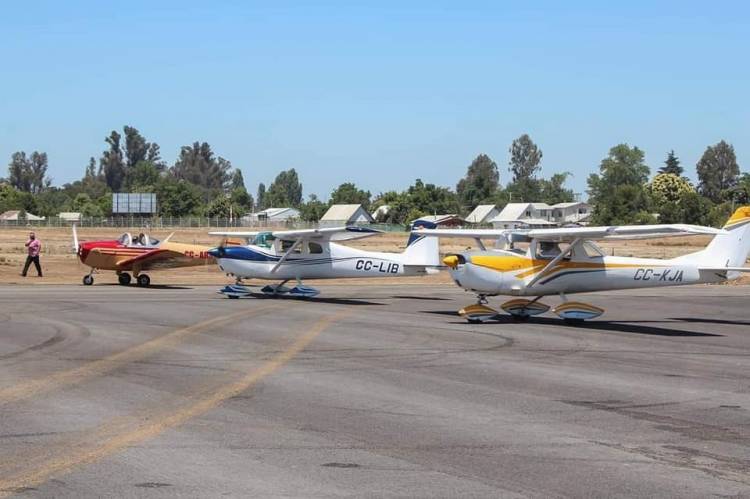 La mañana de este sábado fue inaugurado el aeródromo "Carlos del Campo Rivera" en Linares